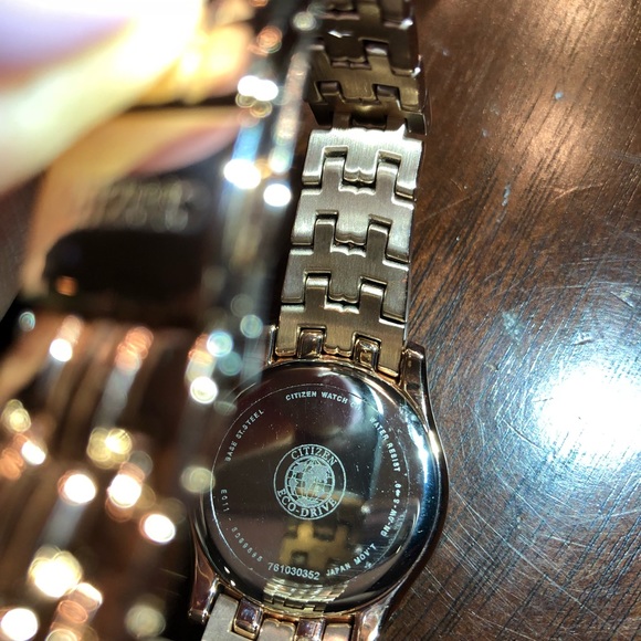 Women’s BRAND NEW Rose Gold Citizens Watch main image 6